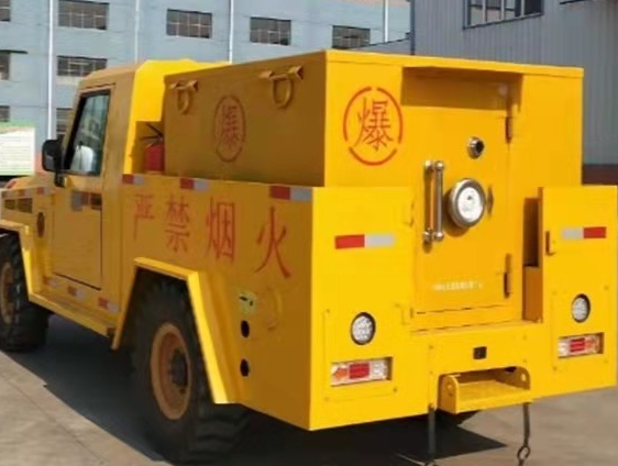拜城凯龙爆破器材运输车：保障爆破任务的安全运行